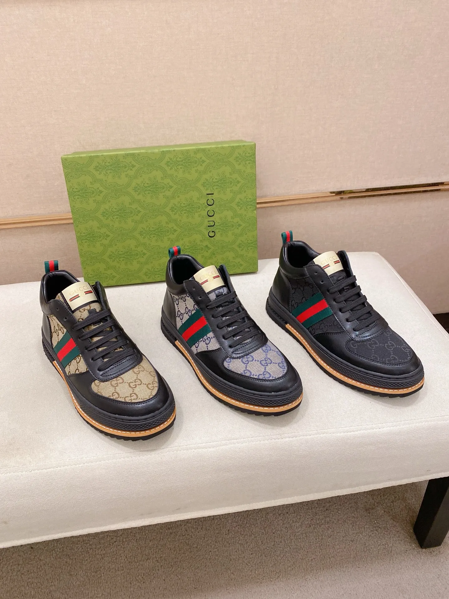 Men's shoes 💰 440 💰 High-quality new high-top GUCCI counters are on the market at the same time. The new men's shoes, 😘fabrics are selected imported cowhide, lining: sheepskin lining. 👍🏿 High-end ☄️ air-cushion molded anti-slip rubber outsole, exquisite lines, simple and elegant, comfortable and high-end for leisure travel. Code number: 38 to 44 (45 can be customized and cannot be returned or exchanged)